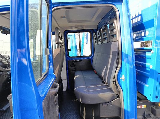 Vehicle image 8 / 14