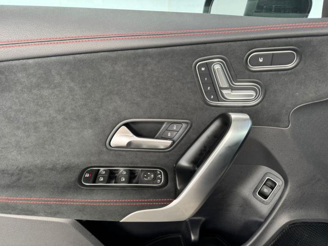 Photo du v&eacute;hicule 14 / 18