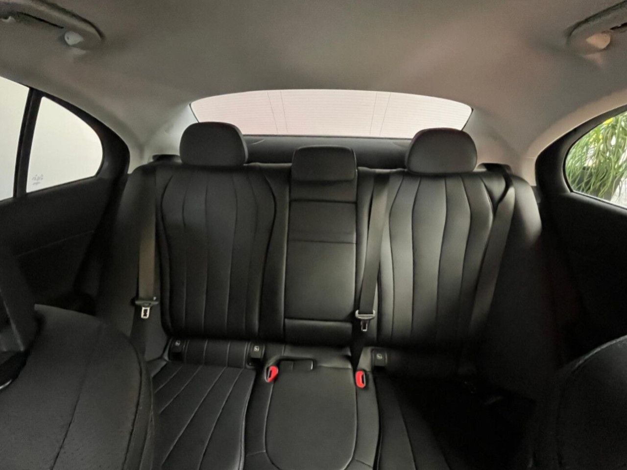 Mercedes-Benz E-Klasse – Bild 16