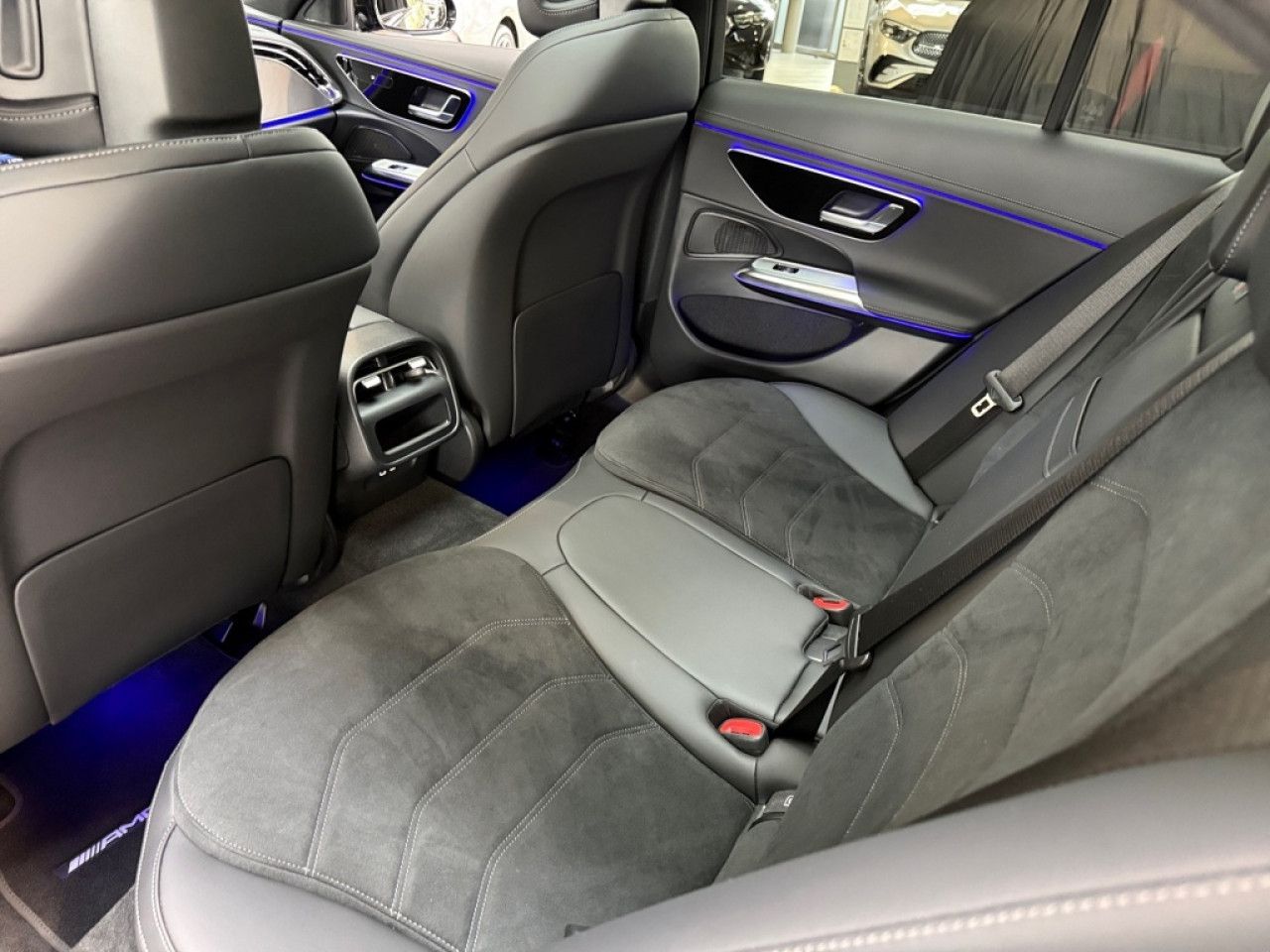 Mercedes-Benz E-Klasse – Bild 24