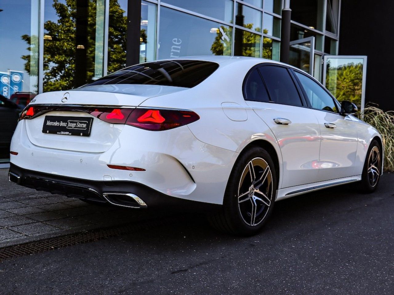 Mercedes-Benz E-Klasse – Bild 15