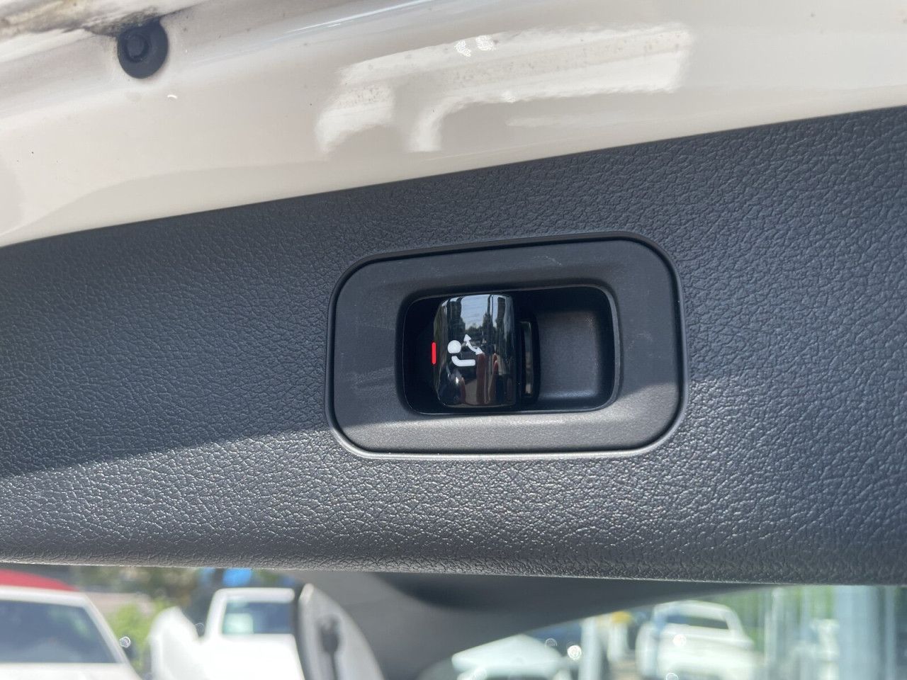 Mercedes-Benz E-Klasse – Bild 9