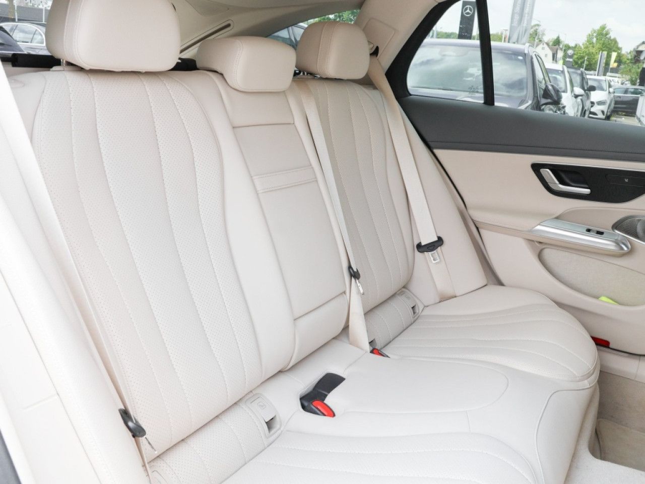 Mercedes-Benz E-Klasse – Bild 4