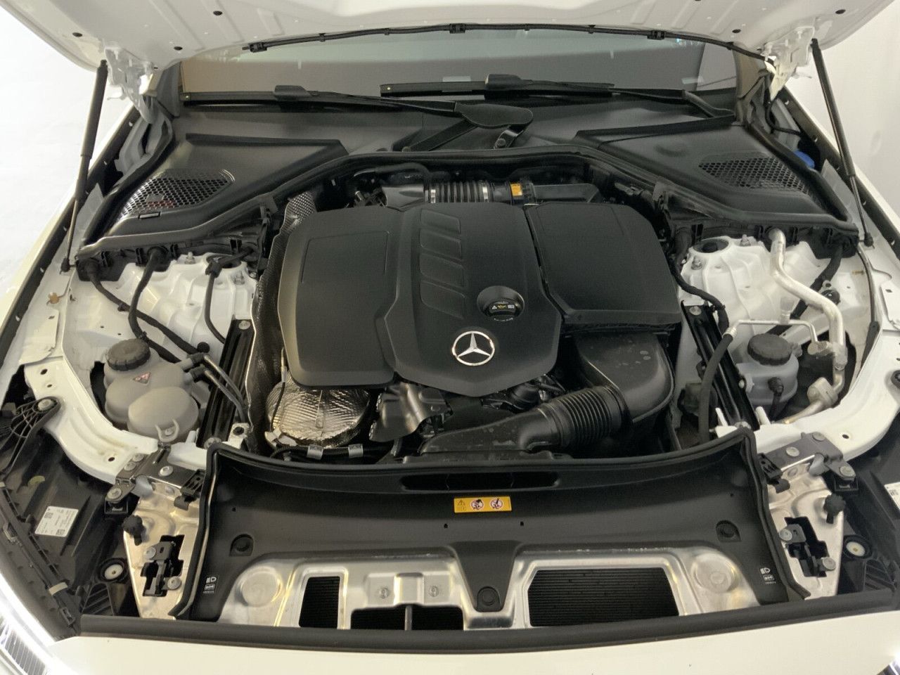 Mercedes-Benz E-Klasse – Bild 13