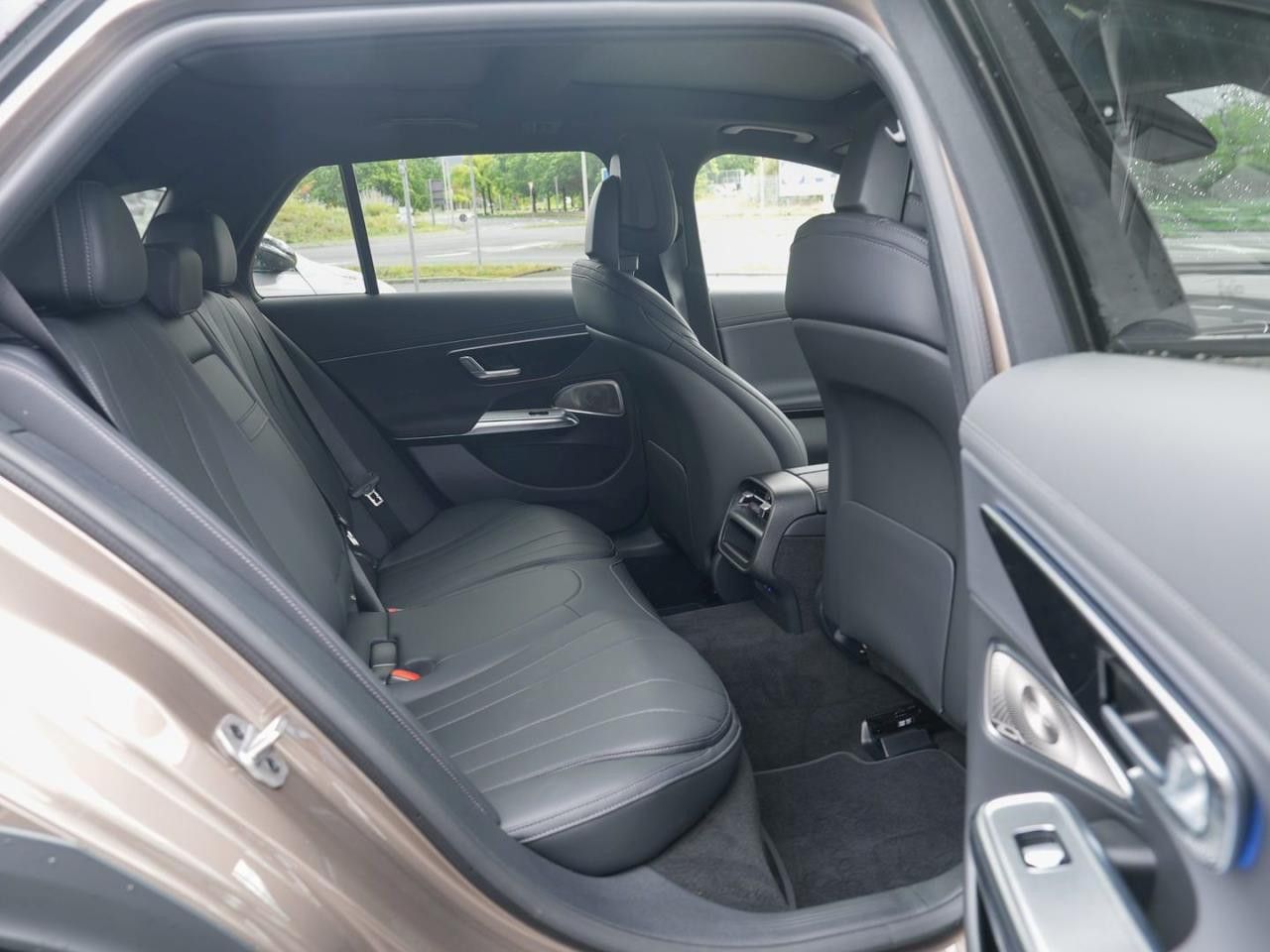 Mercedes-Benz E-Klasse – Bild 11