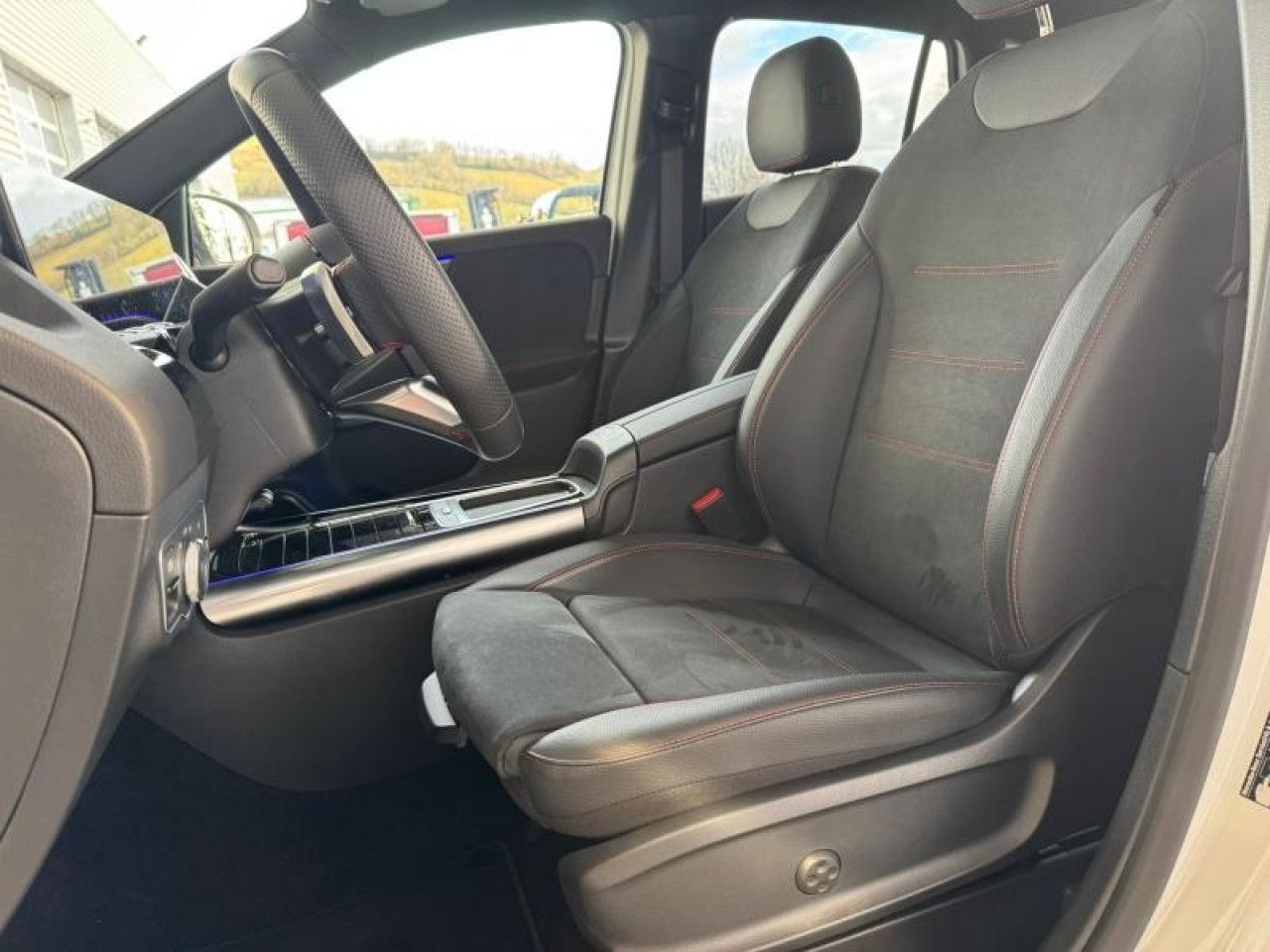 Photo du v&eacute;hicule 17 / 18