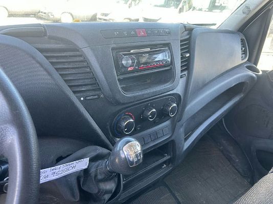 Vehicle image 13 / 14