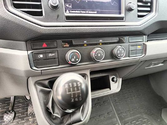 Vehicle image 10 / 15