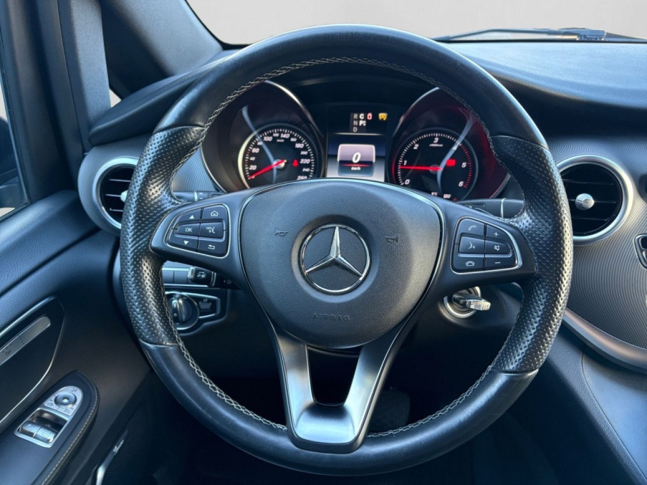 Fahrzeugbild 12 / 16