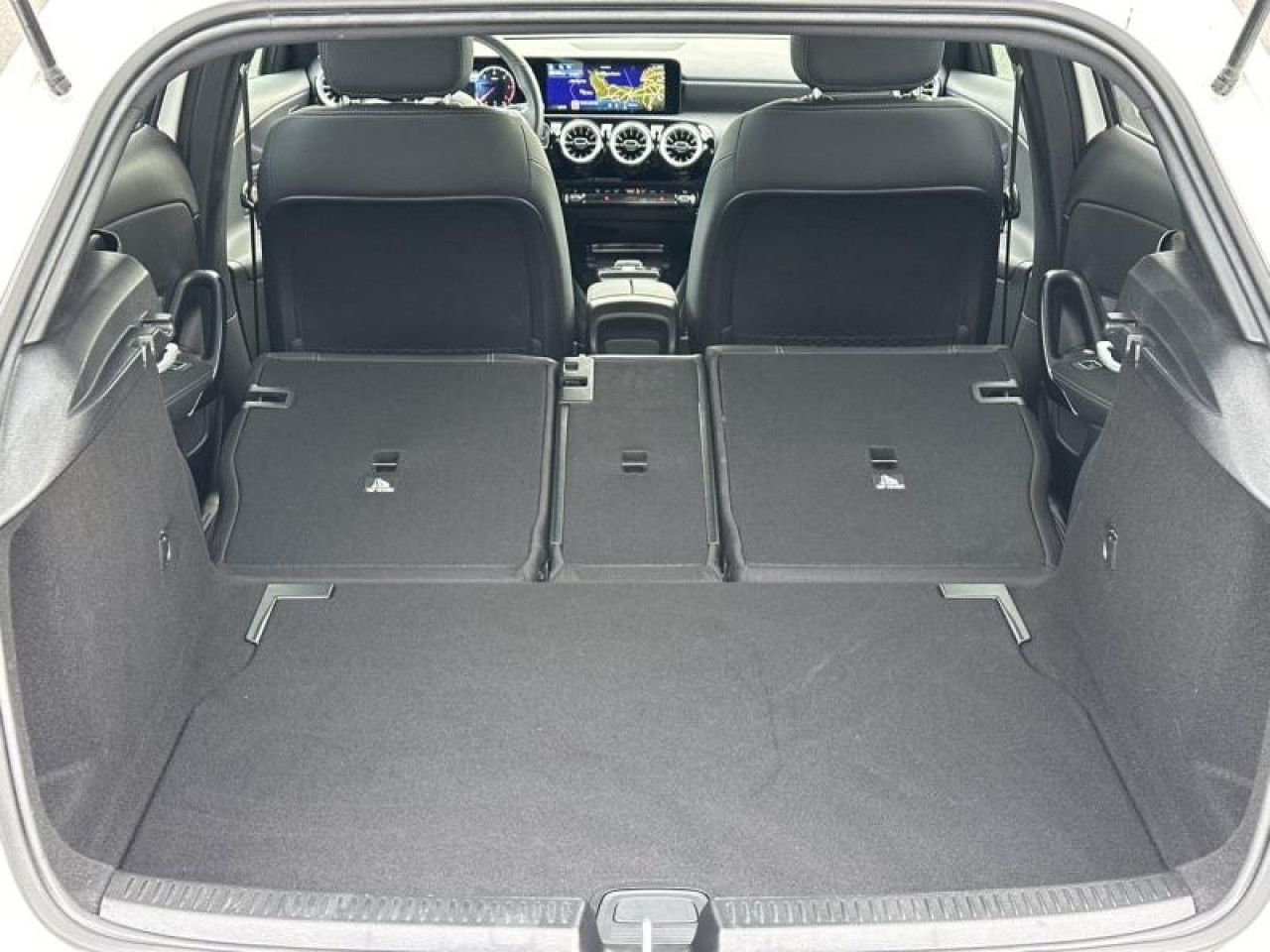 Photo du v&eacute;hicule 15 / 18