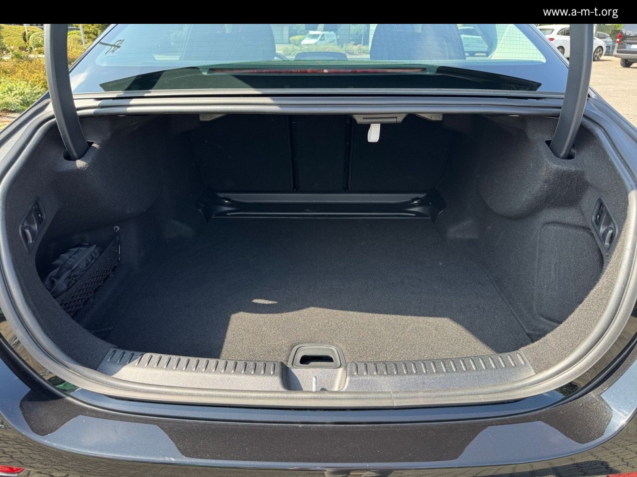 Mercedes-Benz E-Klasse – Bild 12