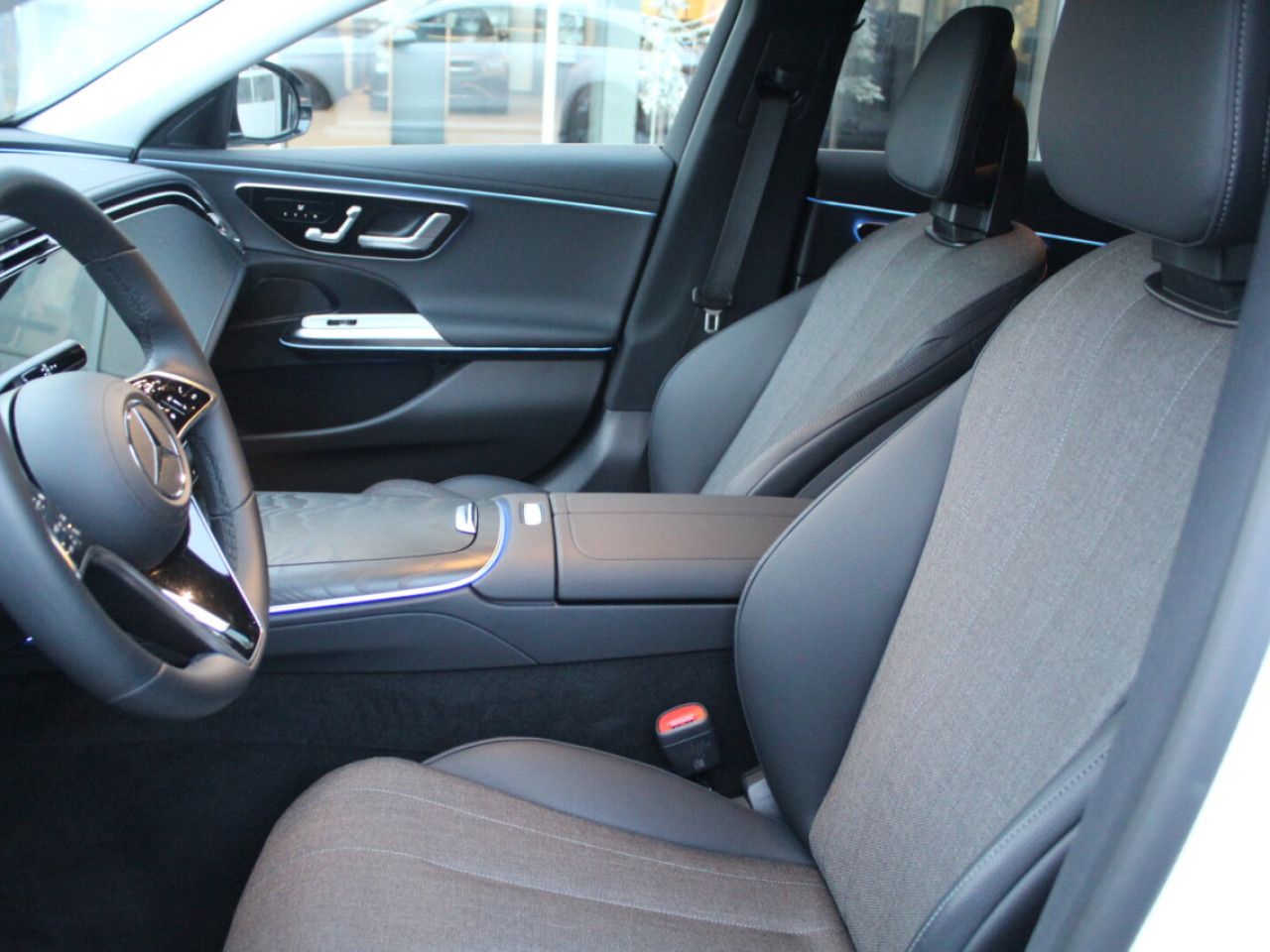 Mercedes-Benz E-Klasse – Bild 7
