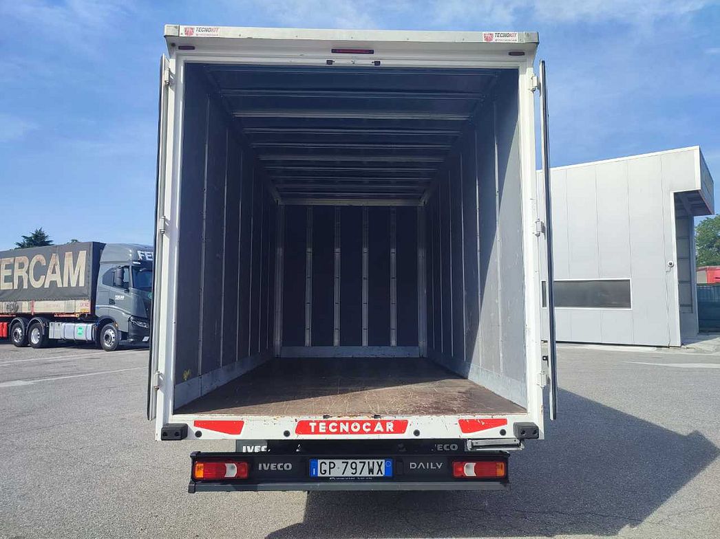 IVECO | Daily 35 C14H BOX