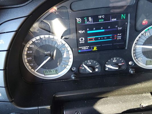 Vehicle image 5 / 6