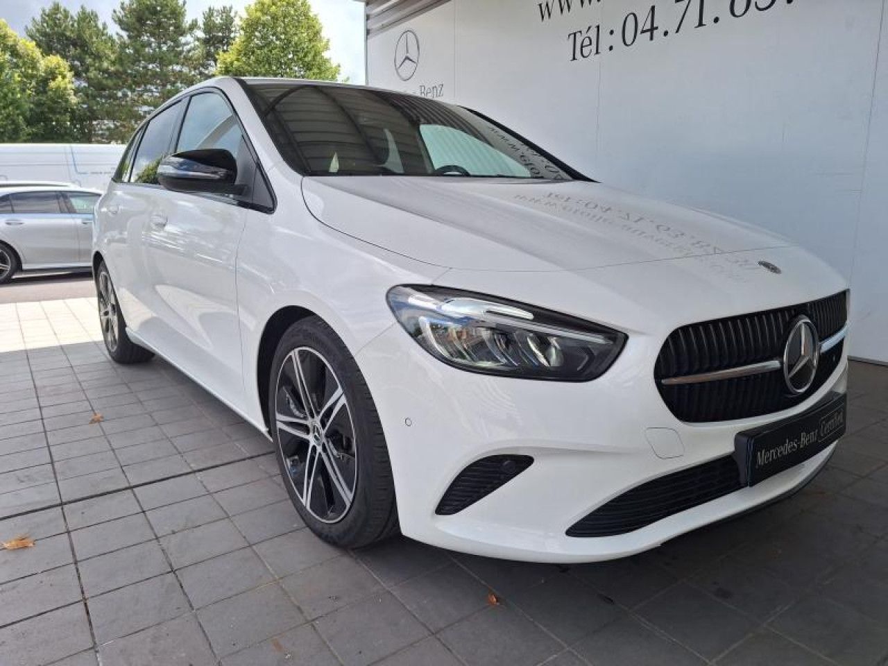 Photo du v&eacute;hicule 3 / 18