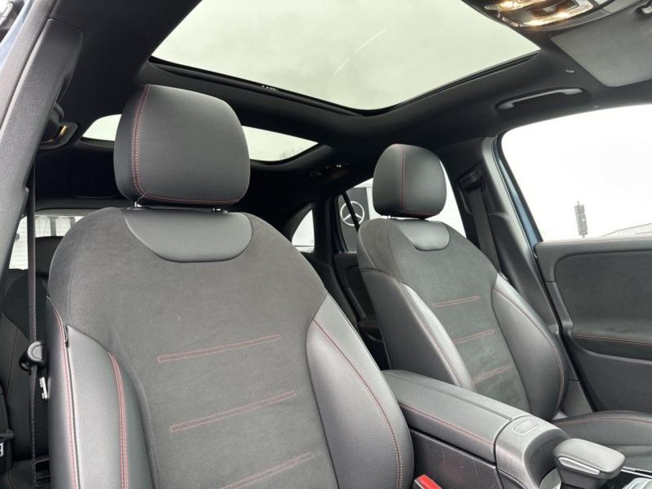 Photo du v&eacute;hicule 11 / 18