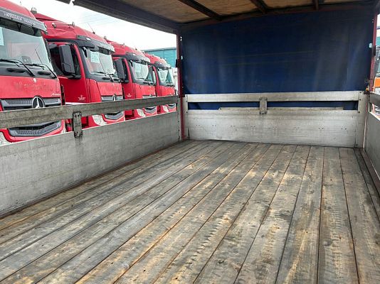 Vehicle image 7 / 15