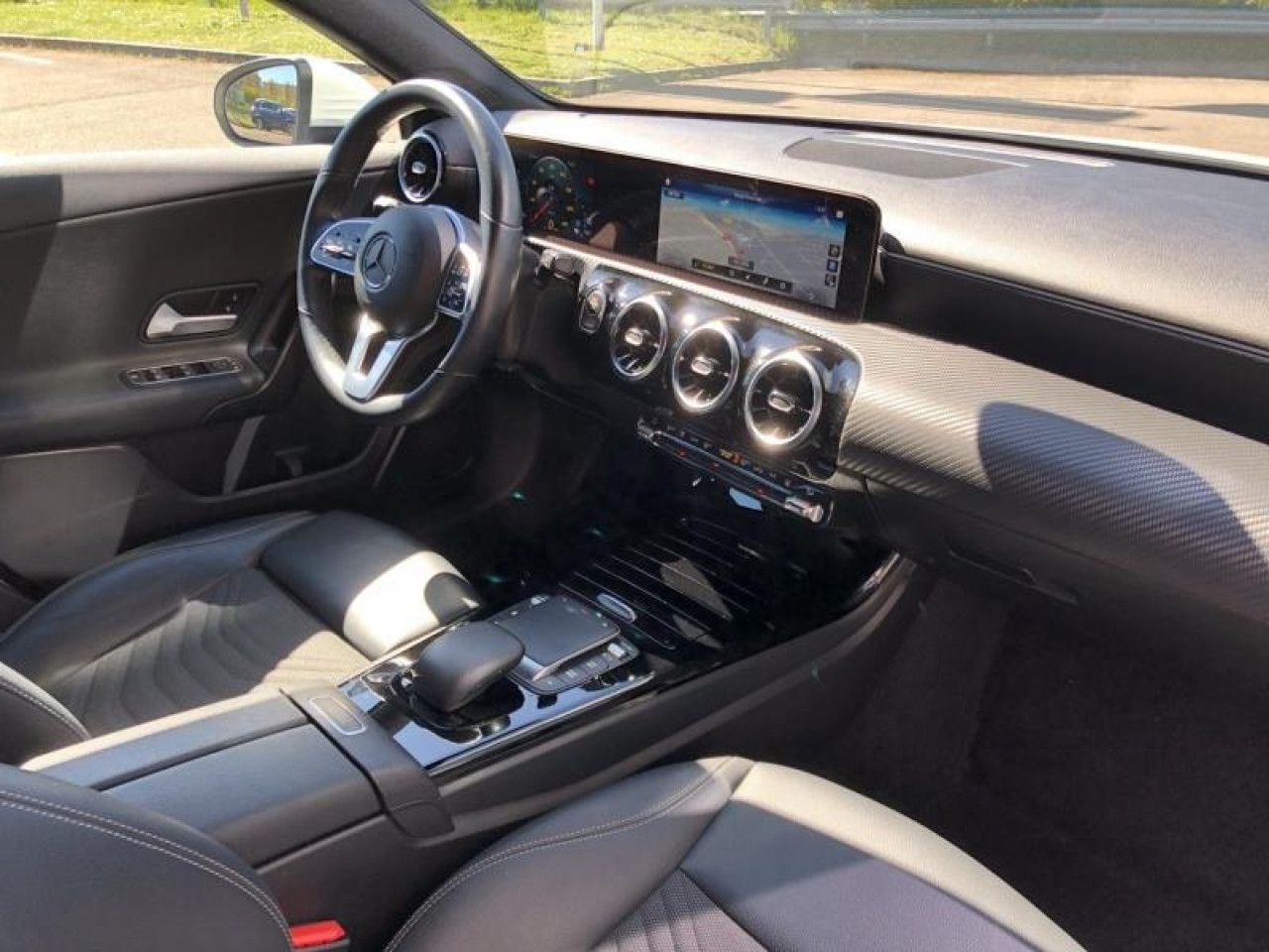 Photo du v&eacute;hicule 3 / 18