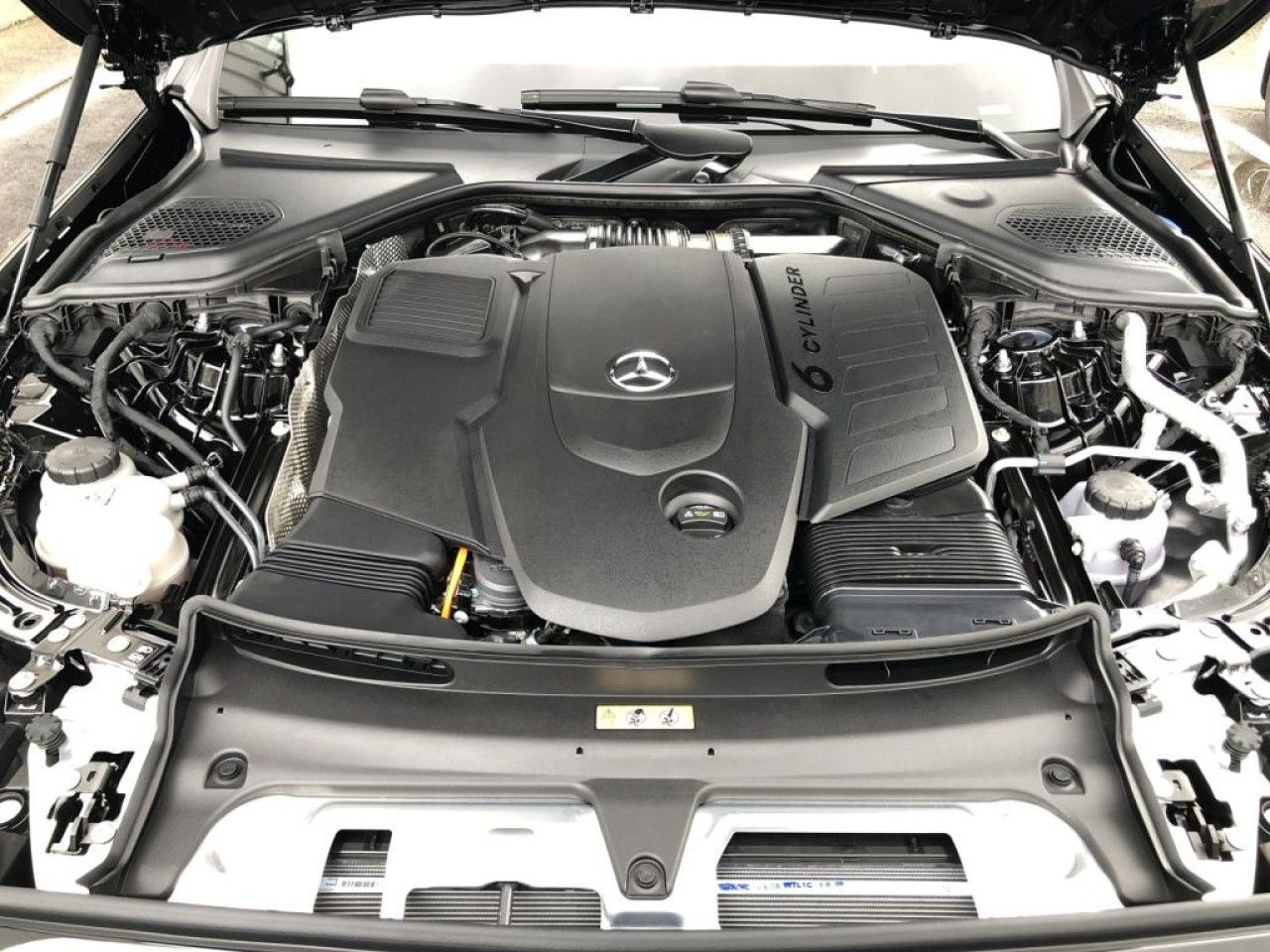 Mercedes-Benz E-Klasse – Bild 16