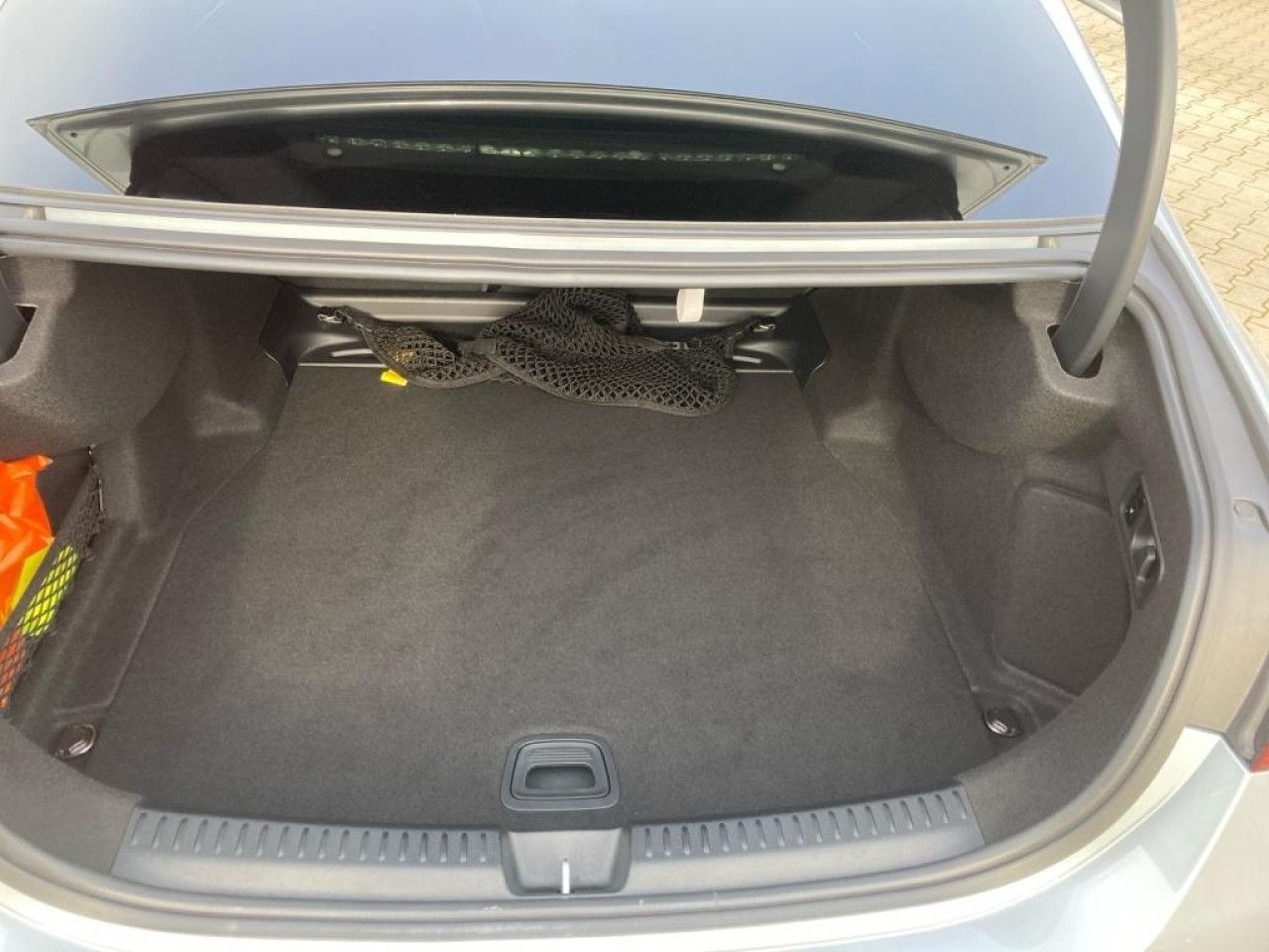 Mercedes-Benz E-Klasse – Bild 7