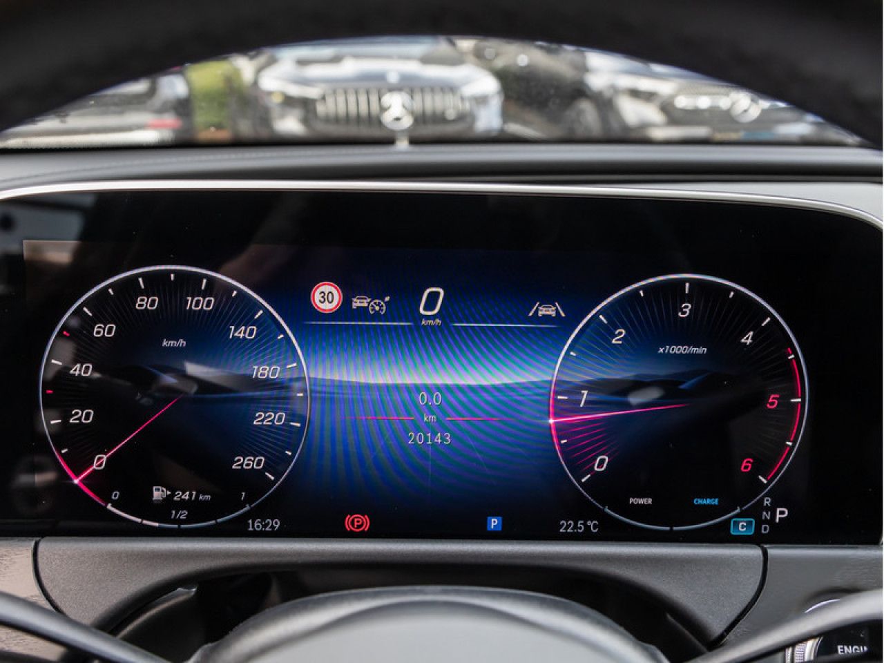 Mercedes-Benz E-Klasse – Bild 21