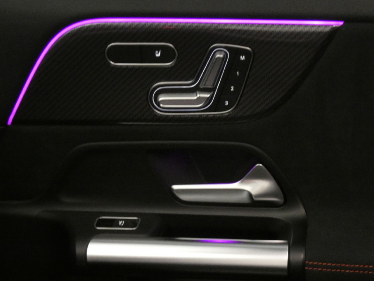 Photo du v&eacute;hicule 13 / 18