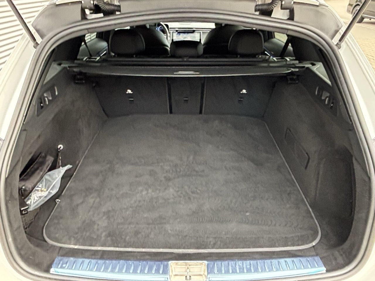 Mercedes-Benz E-Klasse – Bild 15