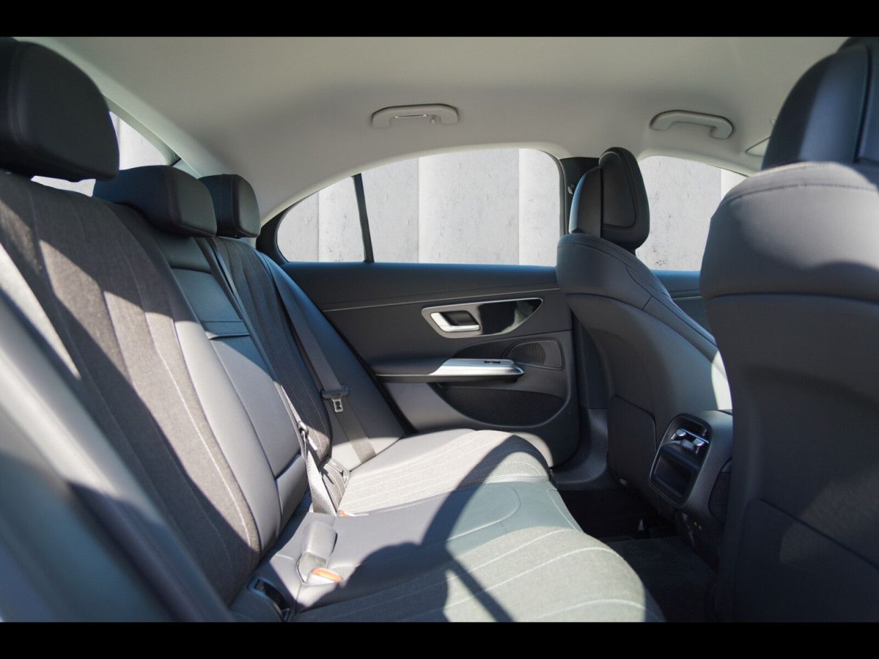 Mercedes-Benz E-Klasse – Bild 10