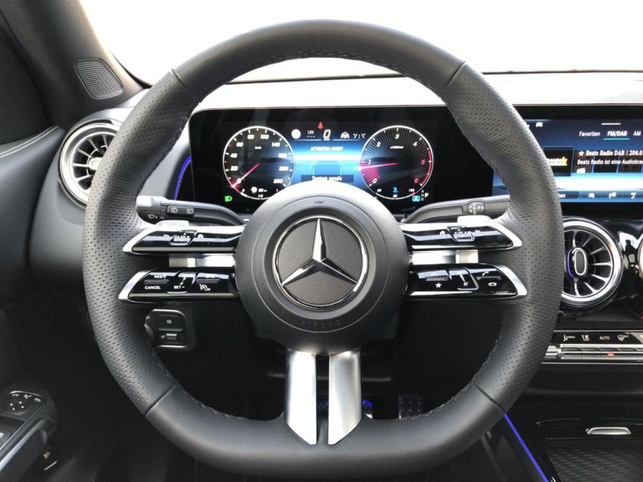 Mercedes-Benz GLB – Bild 10