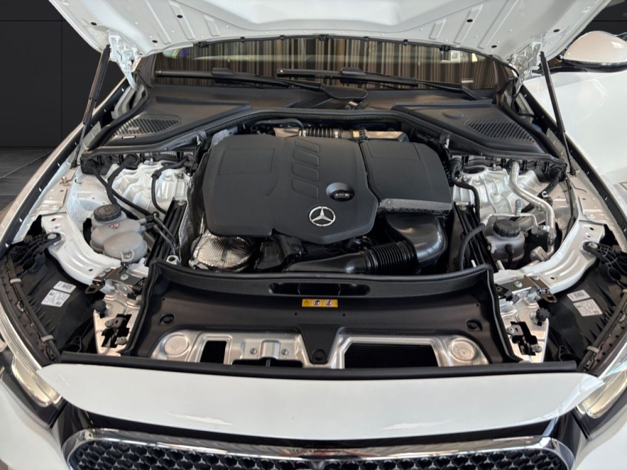 Mercedes-Benz E-Klasse – Bild 21