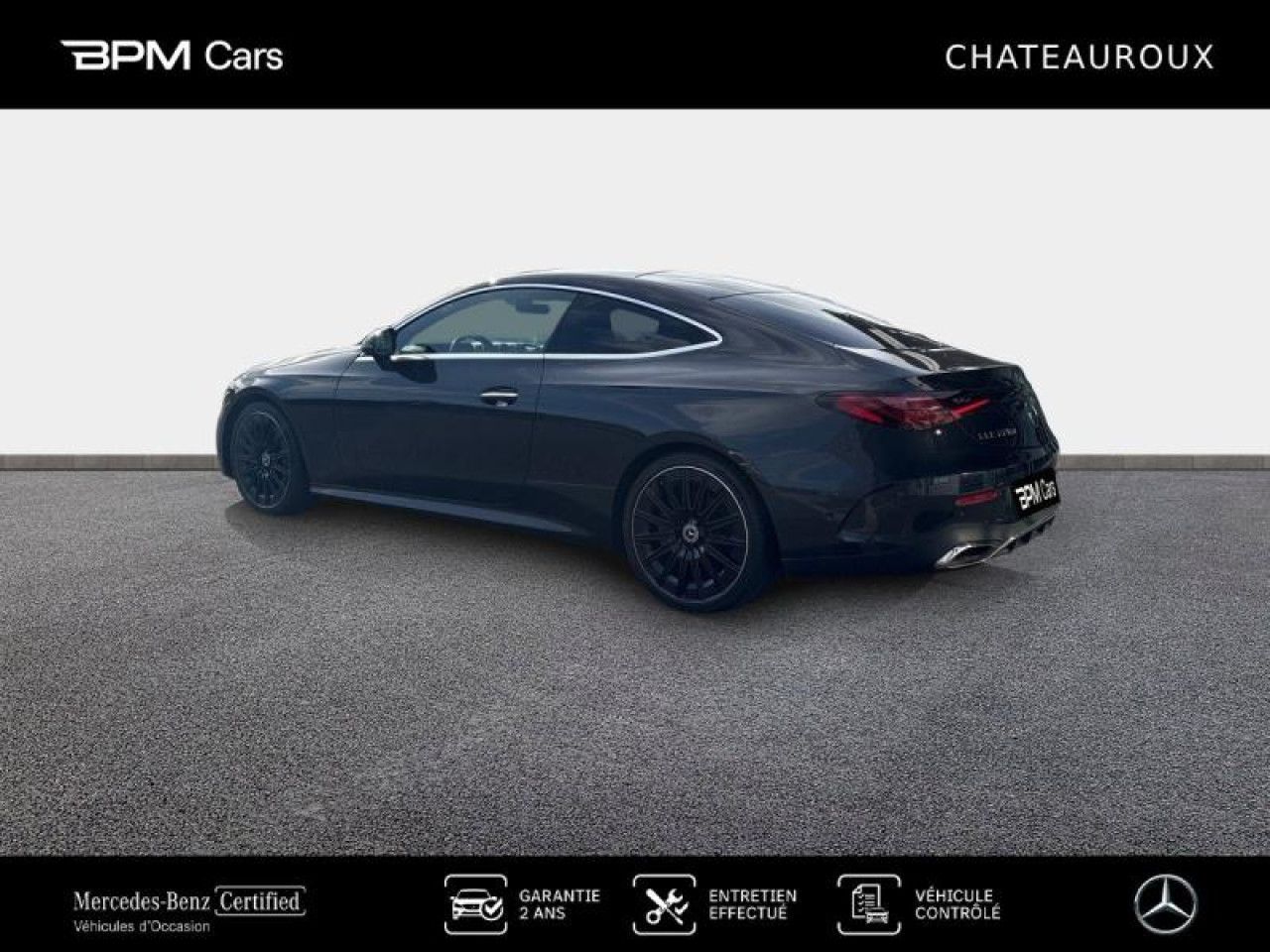 Photo du v&eacute;hicule 3 / 18