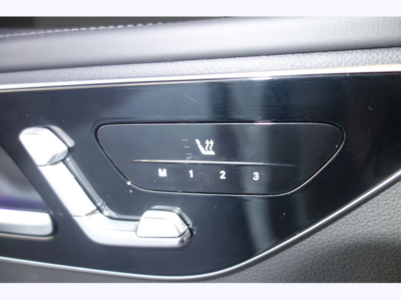 Photo du v&eacute;hicule 16 / 18