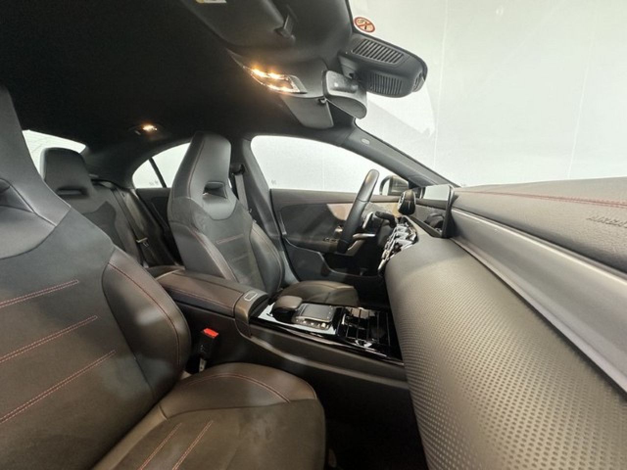 Imagem do ve&iacute;culo 8 / 19