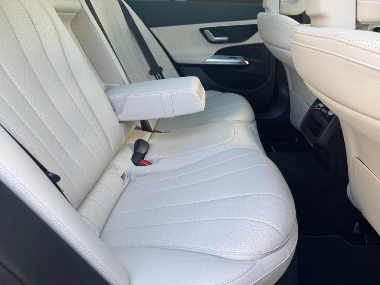 Mercedes-Benz E-Klasse – Bild 4