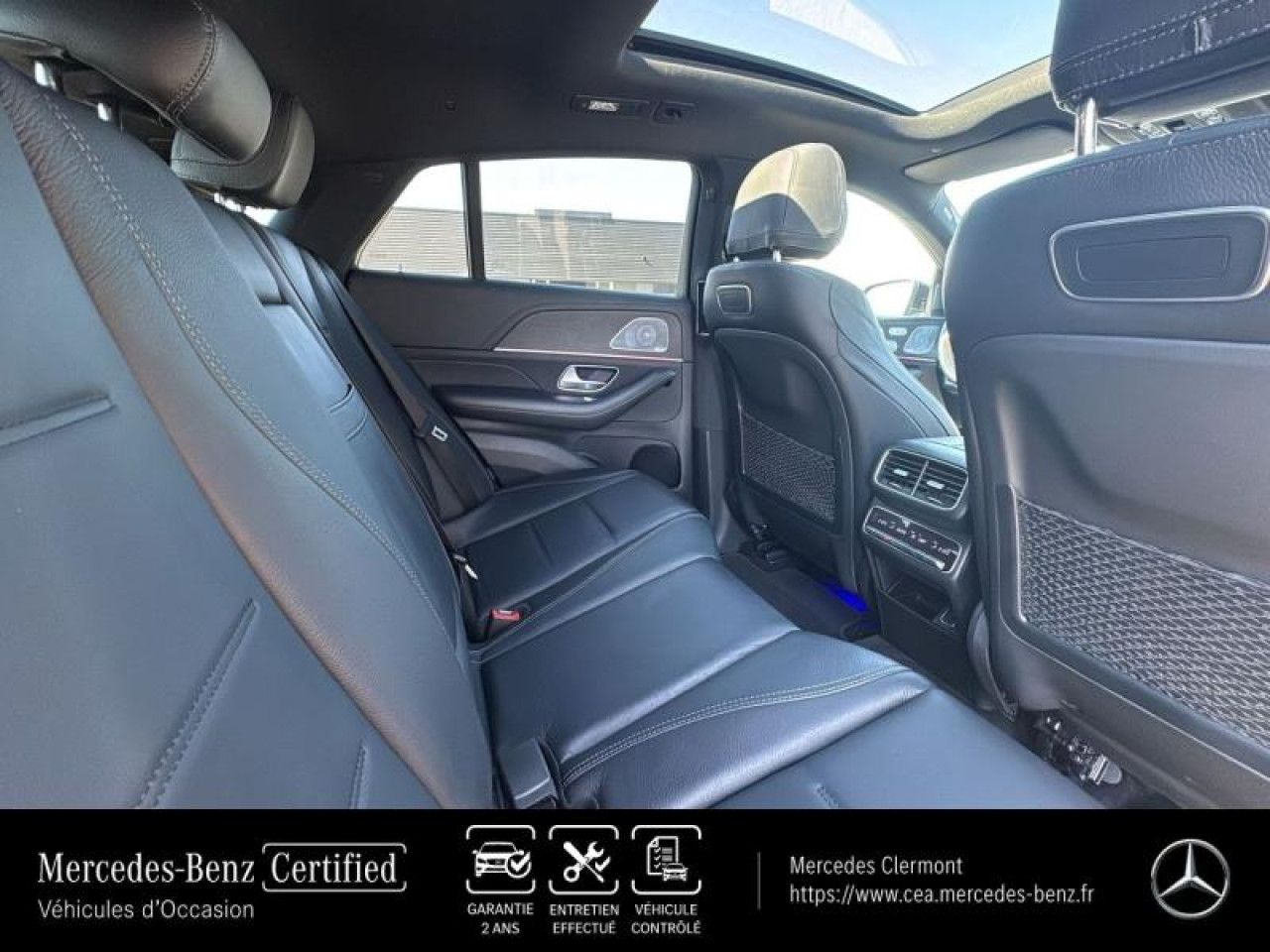 Photo du v&eacute;hicule 16 / 18