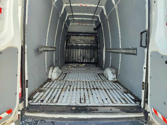 Vehicle image 7 / 11