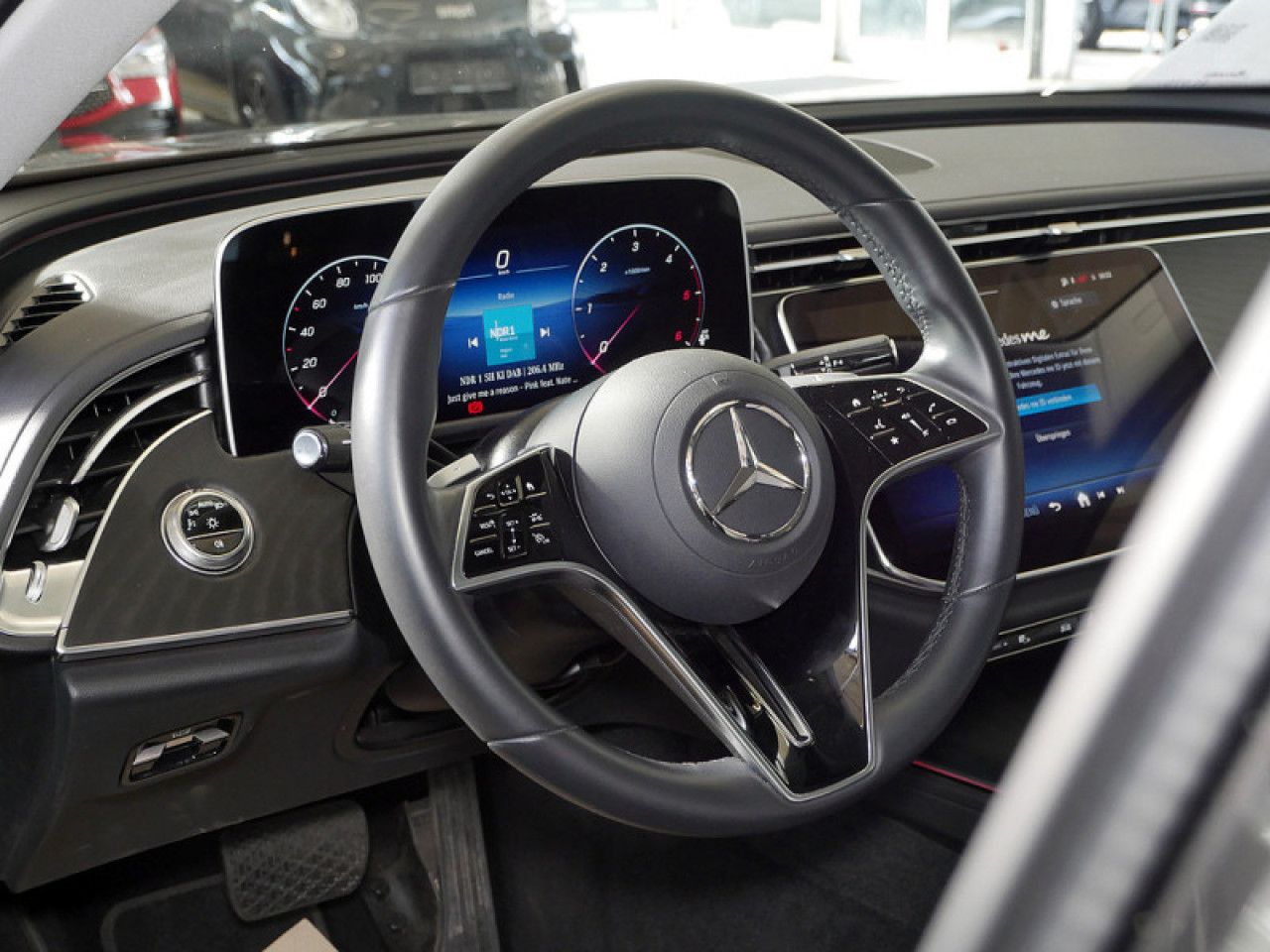 Mercedes-Benz E-Klasse – Bild 14