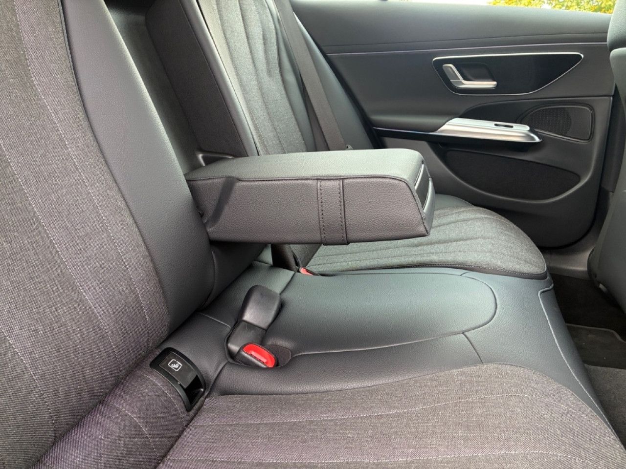 Mercedes-Benz E-Klasse – Bild 26