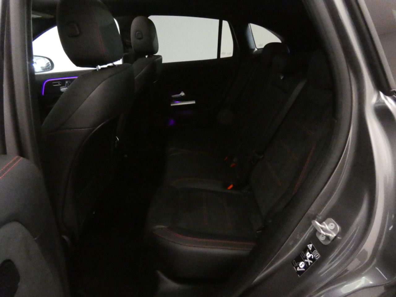 Photo du v&eacute;hicule 10 / 18