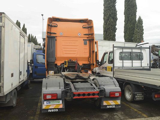 Vehicle image 1 / 5
