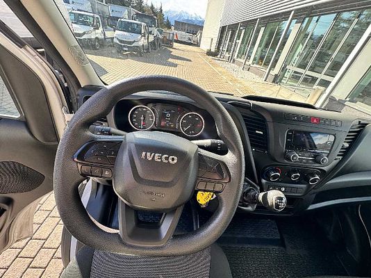 Vehicle image 10 / 11