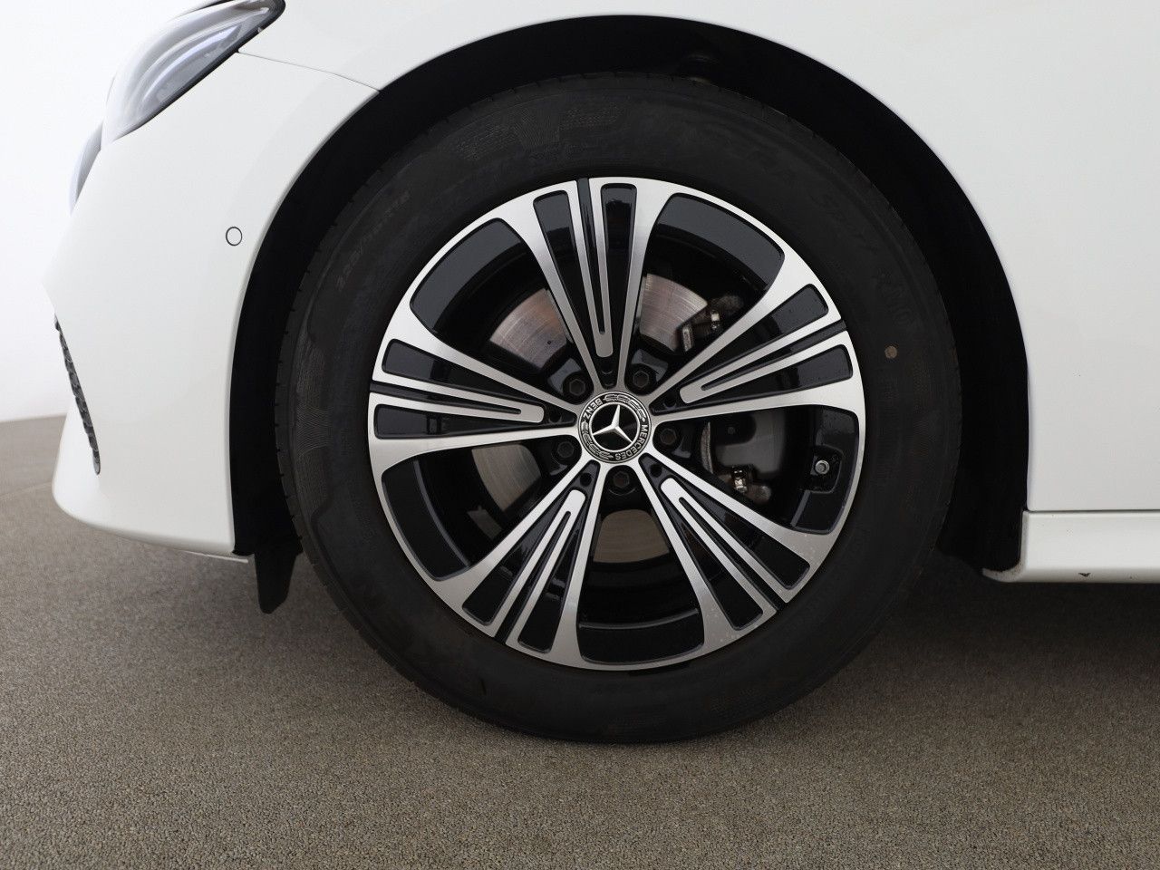 Mercedes-Benz E-Klasse – Bild 22