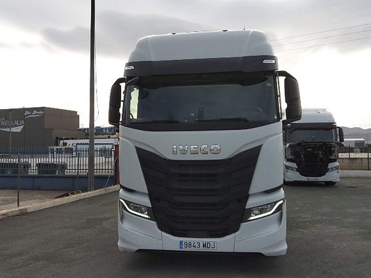 Vehicle image 1 / 6