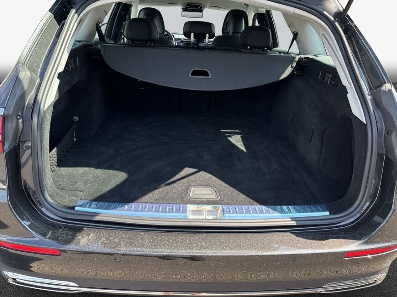 Mercedes-Benz E-Klasse – Bild 8