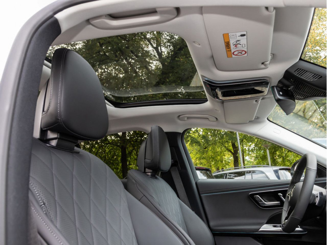 Mercedes-Benz E-Klasse – Bild 9