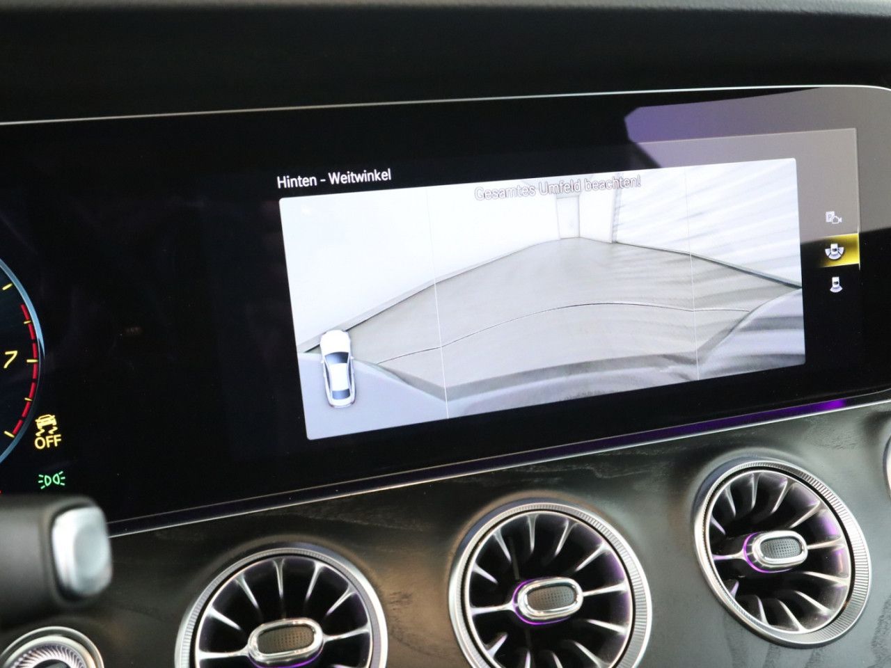 Mercedes-Benz E-Klasse – Bild 28