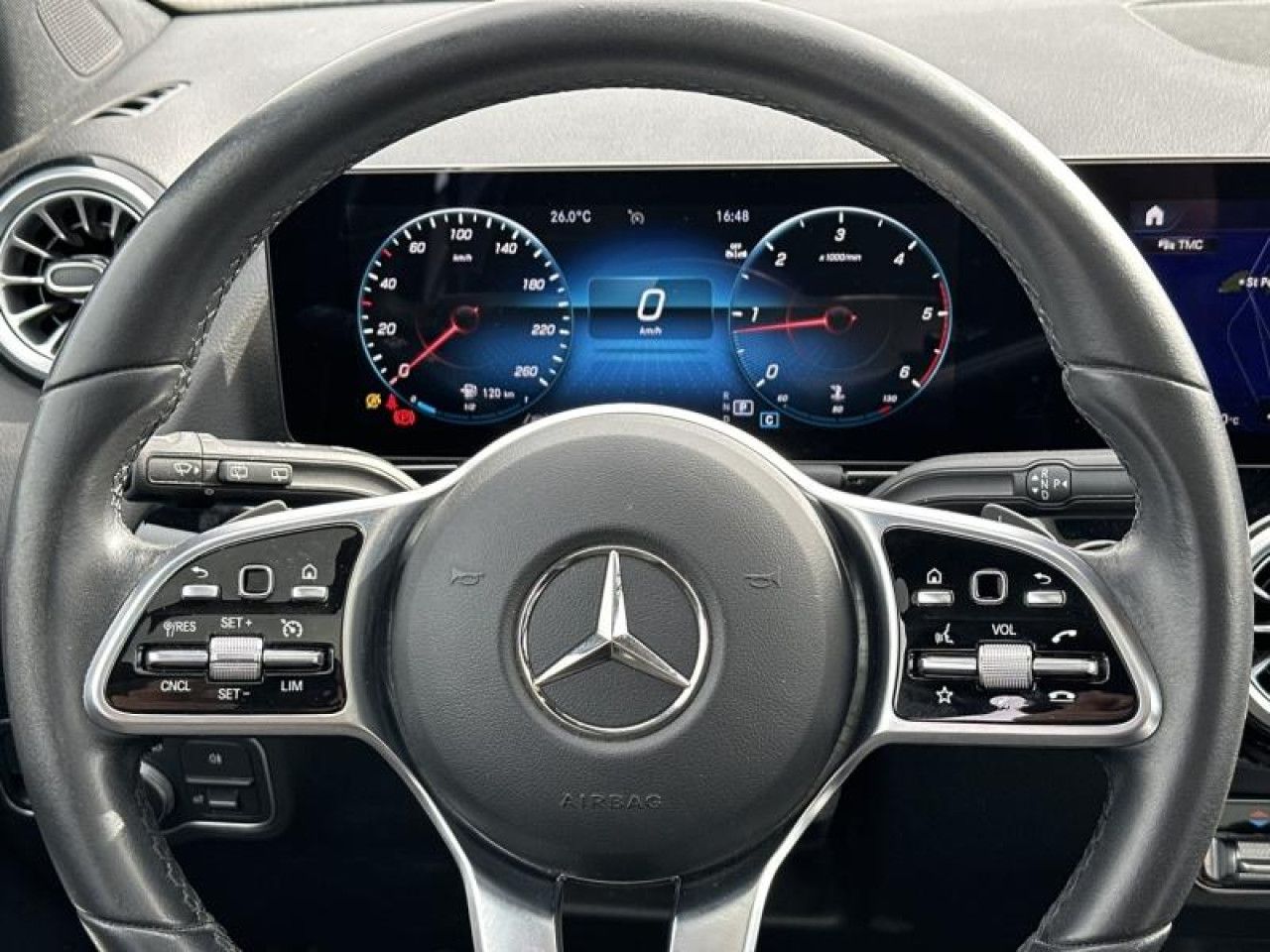 Photo du v&eacute;hicule 9 / 18