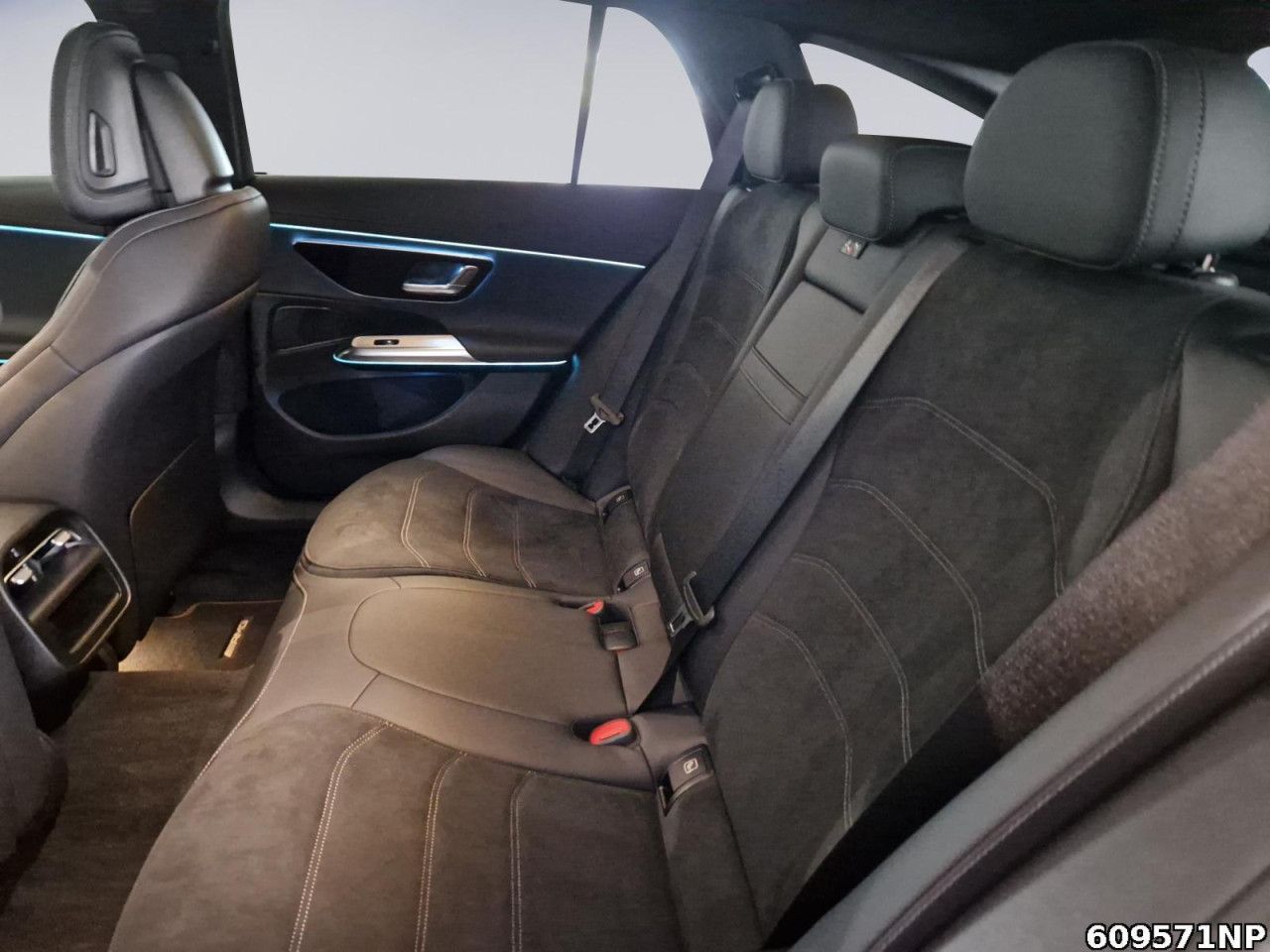 Mercedes-Benz E-Klasse – Bild 10
