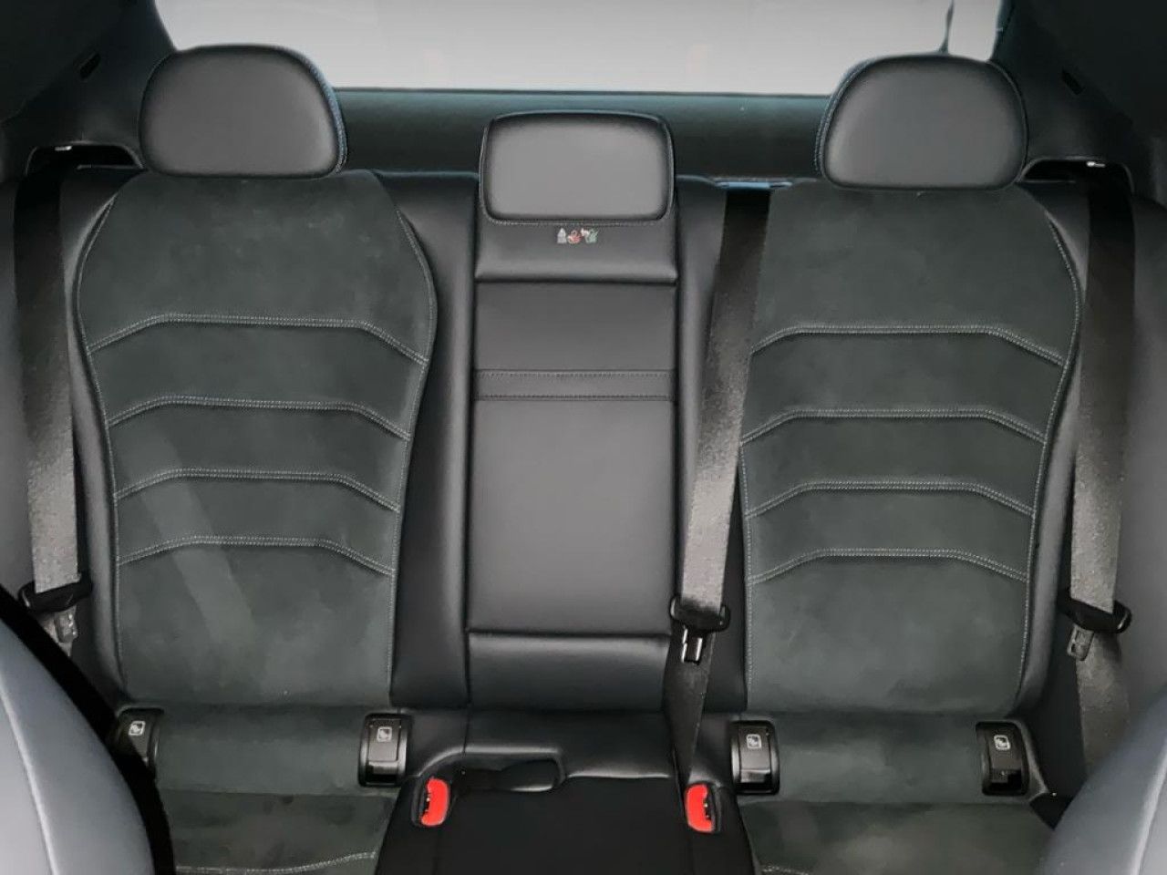 Mercedes-Benz E-Klasse – Bild 18