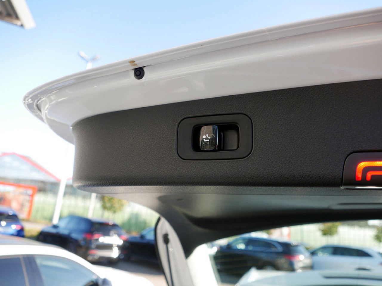 Mercedes-Benz E-Klasse – Bild 12